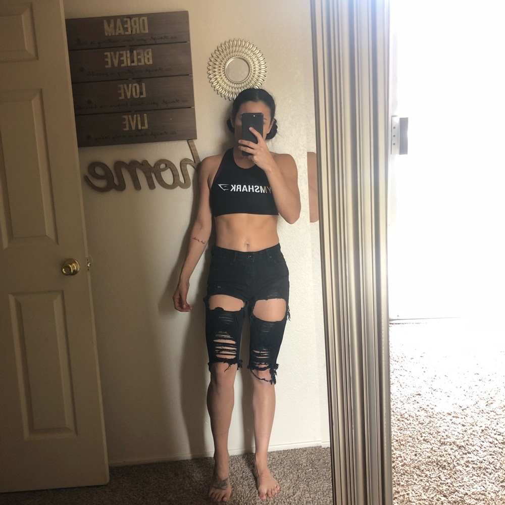 Boyfriend shorts (distressed) - Picture 2 of 3